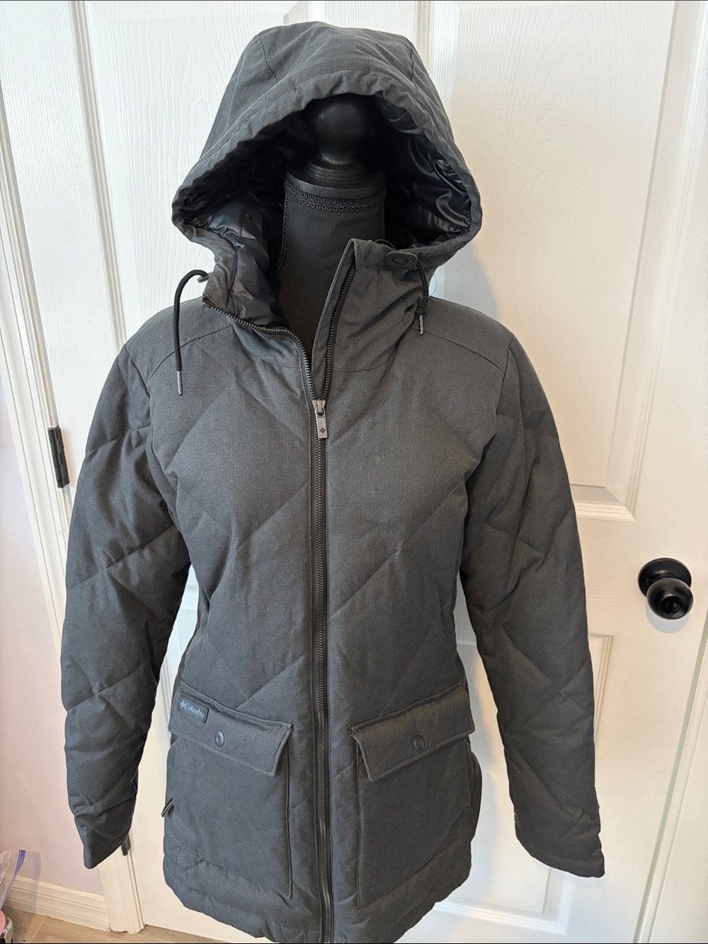 Columbia Women's Dark Charcoal Gray Quilted Hooded Puffer Jacket size Medium